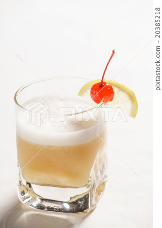 tasty cocktail 20385218