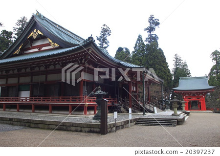 Hiezan Enryakuji in the autumn leaves season (East Hall · Great Auditorium) Hiezan Enryakuji in the autumn leaves season (East Hall · Great Auditorium) 20397237