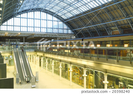 London International train station shops bars rail London International train station shops bars rail 20398240