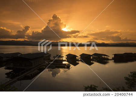 THAILAND KANCHANABURI THONG PHA PHUM LAKE 20400744