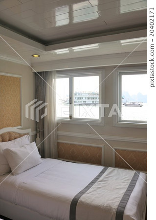Vietnam Halong Bay cruise ship's bedroom Vietnam Halong Bay cruise ship's bedroom 20402171