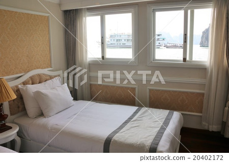 Vietnam Halong Bay cruise ship's bedroom 20402172