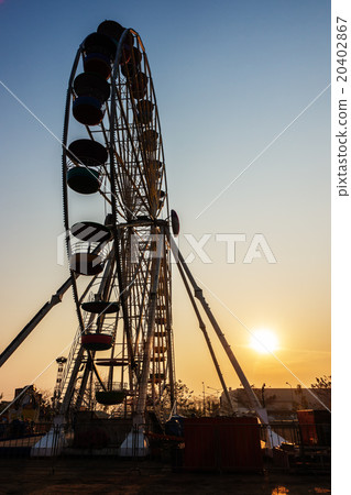 Detail And Silhouette of Ferris Wheel Detail And Silhouette of Ferris Wheel 20402867