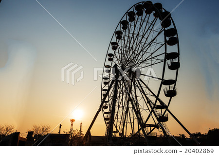 Detail And Silhouette of Ferris Wheel Detail And Silhouette of Ferris Wheel 20402869
