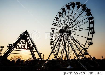 Detail And Silhouette of Ferris Wheel Detail And Silhouette of Ferris Wheel 20402870