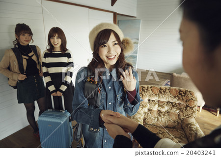 一個女人握手 20403241