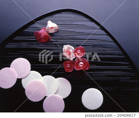 Japanese confectionery 20409817