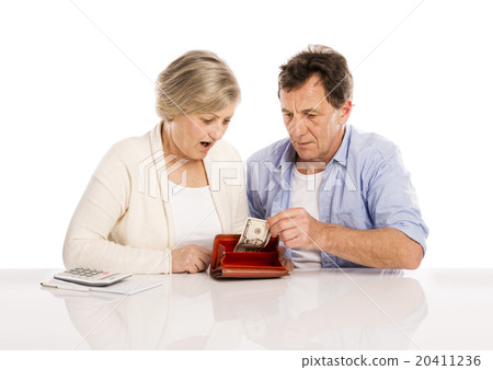 Senior couple in bankrupt Senior couple in bankrupt 20411236