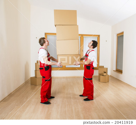 Movers in new house 20411919