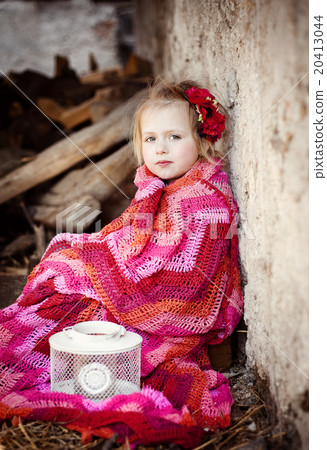 Cute little girl 20413044