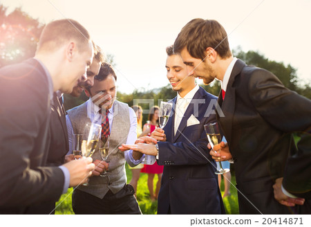 Groom with groomsmen 20414871