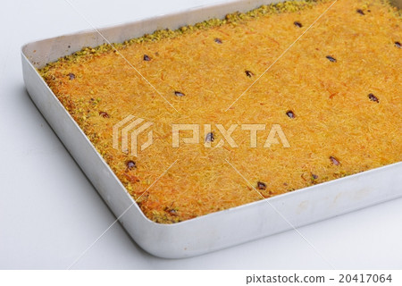 Turkish pastry kadaif 20417064