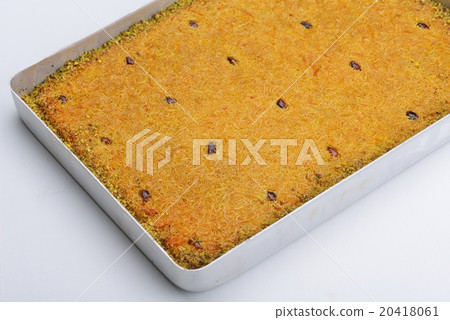 Turkish pastry kadaif 20418061