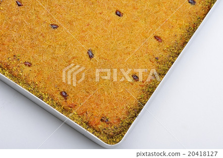 Turkish pastry kadaif 20418127