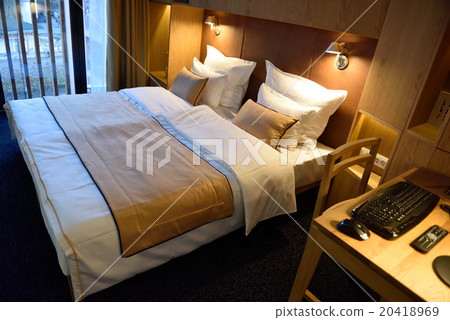 modern hotel room modern hotel room 20418969