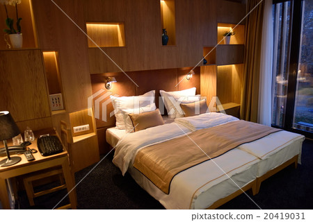 modern hotel room 20419031
