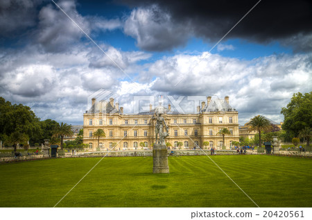 France. Luxembourg Gardens 20420561