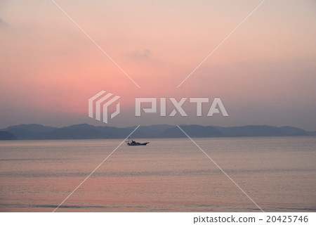 Shonan coast before sunrise Shonan coast before sunrise 20425746