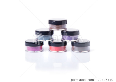Natural eye shadows in transparent jars 20426540