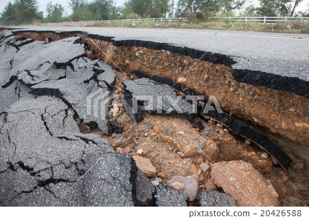 Crack of asphalt road after storm 20426588