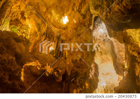 Portuguese cave Grutas da Moeda. Underworld . Portuguese cave Grutas da Moeda. Underworld . 20430873