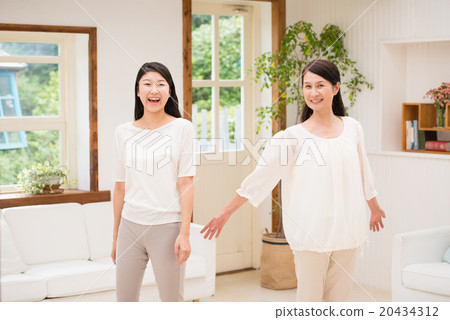 Two-generation Beauty Image Two-generation Beauty Image 20434312