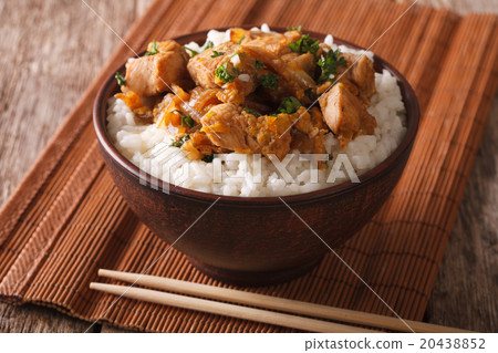 Homemade oyakodon and rice close-up in a bowl 20438852