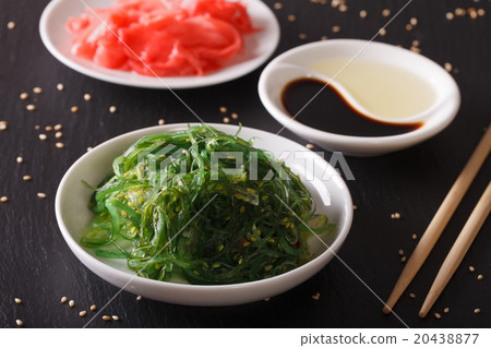 Japanese wakame salad and pickled ginger 20438877