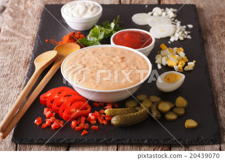 Thousand Island Dressing with ingredients 20439070
