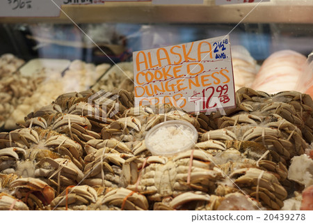 Dungeness Crab in Pike Place Market, Seattle, WA Dungeness Crab in Pike Place Market, Seattle, WA 20439278