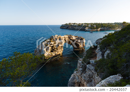 Rock Arch in the sea 20442037