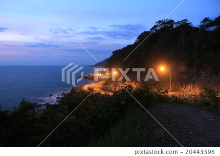 The landscape (The lighting on the road) 20443398