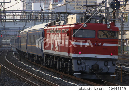 Using 24-series sleeper cars on the Tohoku Line: Kuroiso training (test train) 20445129