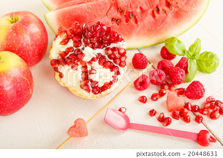 organic fruits and berrys: rapsberyy, watermelon organic fruits and berrys: rapsberyy, watermelon 20448631