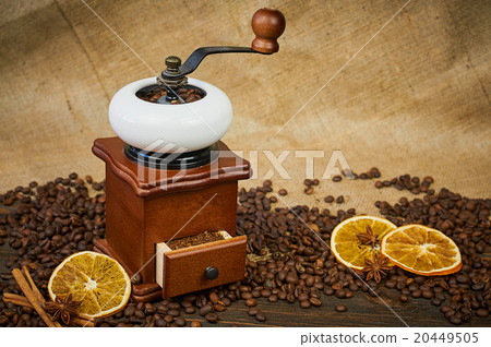 Vintage manual coffee grinder 20449505