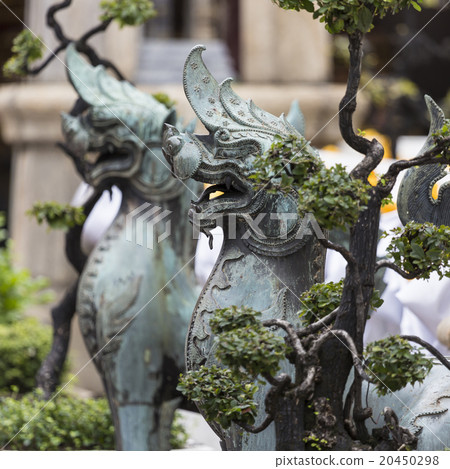 Lion Guardian at Wat Pho (Pho Temple) in Bangkok Lion Guardian at Wat Pho (Pho Temple) in Bangkok 20450298