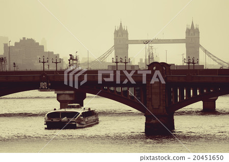 London silhouette 20451650