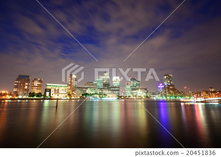 London Canary Wharf at night London Canary Wharf at night 20451836