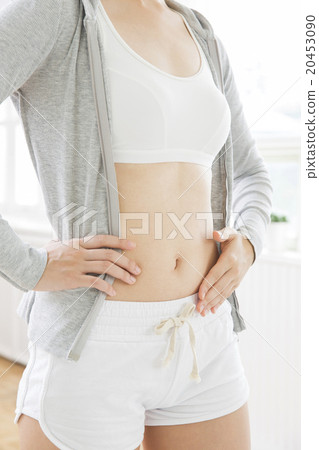 Young woman in sportswear 20453090
