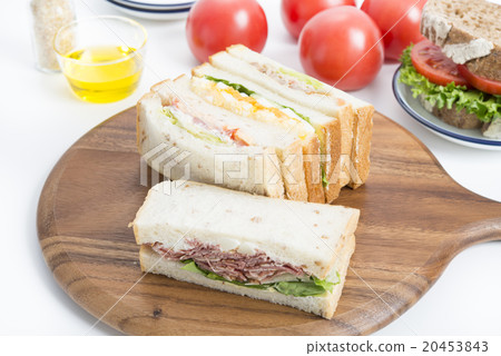 Four mix sandwiches 20453843