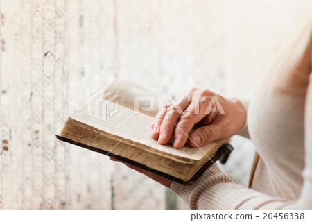 Woman with bible 20456338