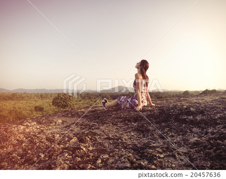 Young woman in hte park Young woman in hte park 20457636