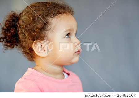 beautiful little baby girl portrait 20462167