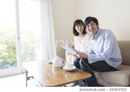 看片劑的夫婦 看片劑的夫婦 20463502