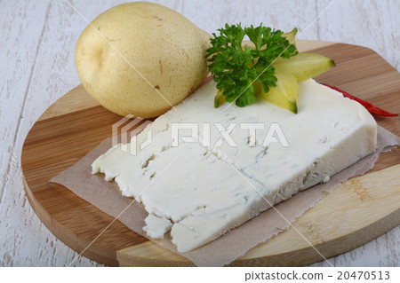 Gorgonzola cheese with pear Gorgonzola cheese with pear 20470513