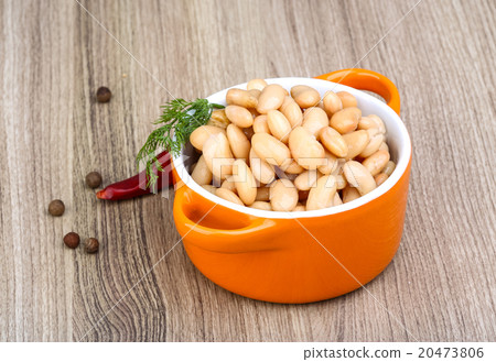 Canned white beans Canned white beans 20473806