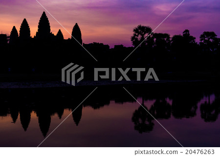 Morning glow of Angkor Wat 20476263
