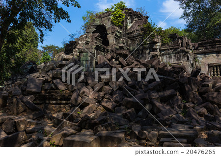 Near the main gate of Benmelía 20476265