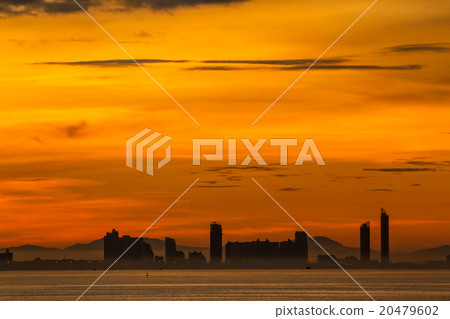 Sunrise on Koh Larn, Pattaya Chonburi Thailand 20479602