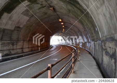 一條隧道 一條隧道 20480628